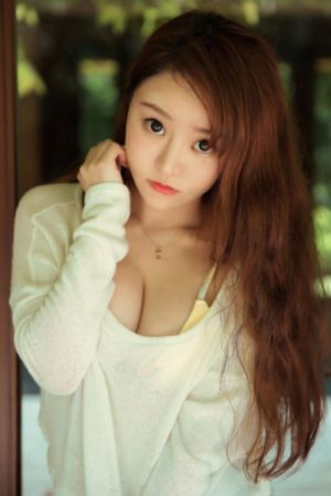 天降女子从二楼掉下来了人物樱花
