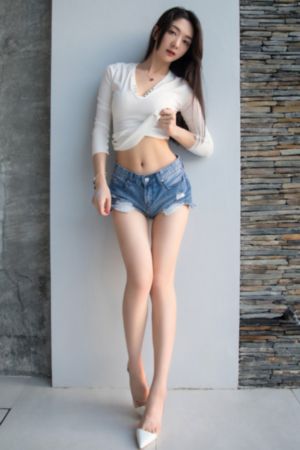 班长让我吃她胸